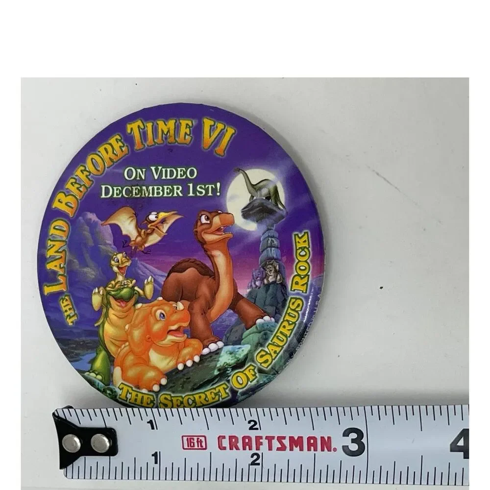 Vintage LAND Before TIME vi Kids Movie Button Pin Badge